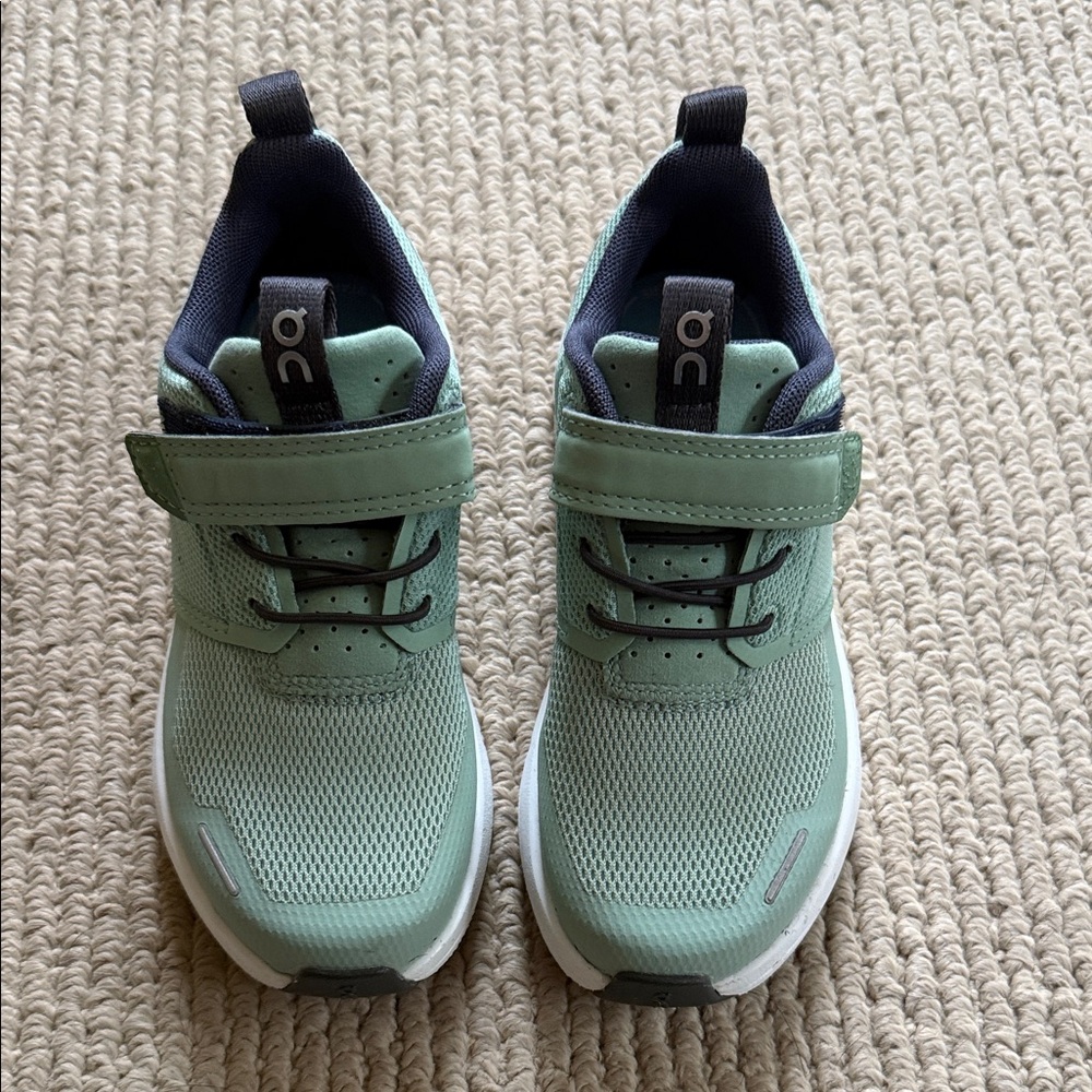 NWT On Running Kids Mint Green Sneakers